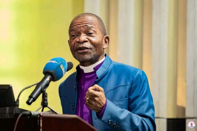 Constitution : Ejiba Yamapia mise sur le terrain pour convaincre les citoyens