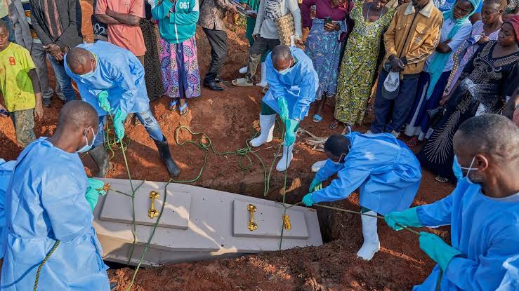 Ebola en RDC : plus de 3.000 décès, les structures de prise en charge sous pression
